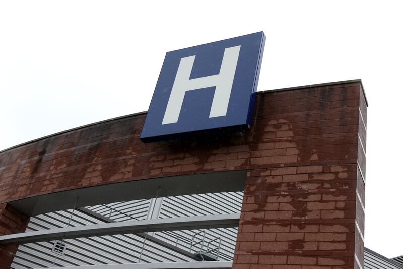 Le ministère de la Santé de l'Ontario a demandé aux hôpitaux aux prises avec des déficits d'élaborer un plan triennal pour équilibrer leurs budgets. L'Hôpital général de Woodstock, à Woodstock, en Ontario, le jeudi 22 mai 2025